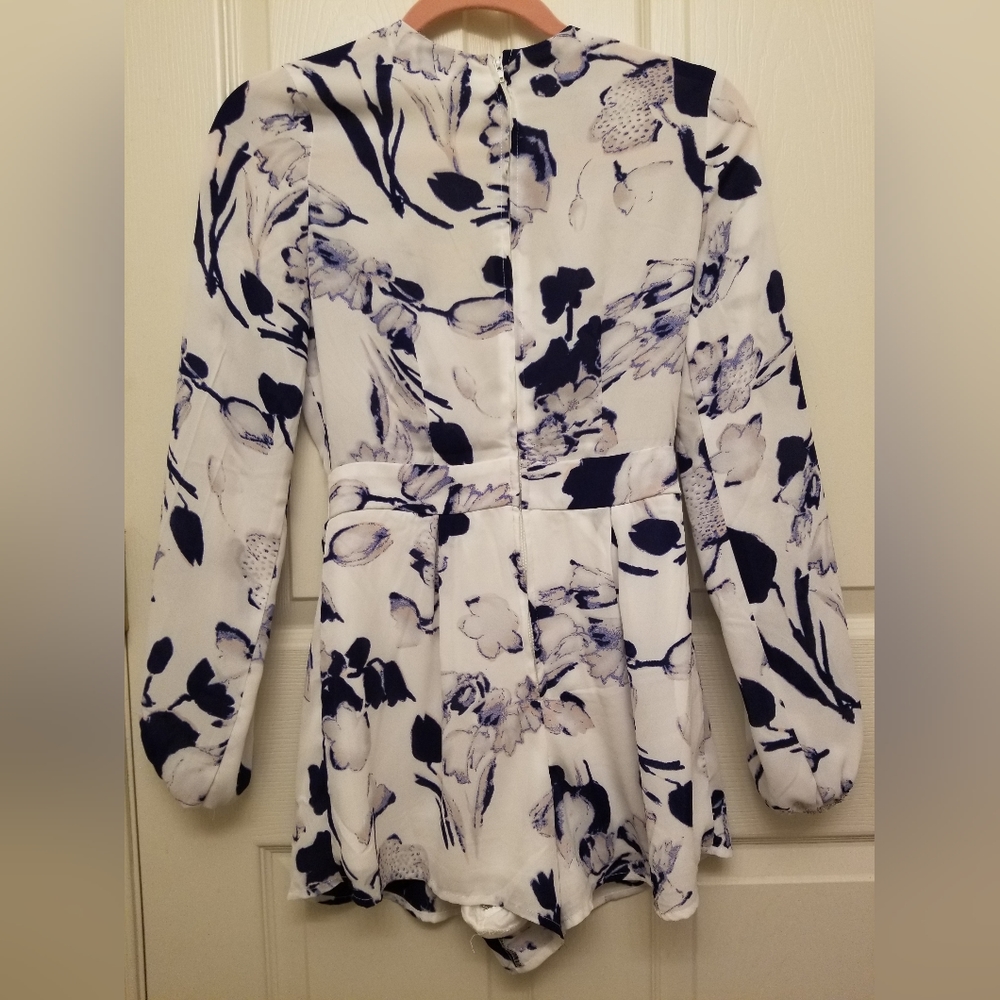 Romper - Picture 2 of 4